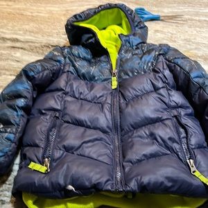 A boys jacket, sized 4t in good condition. Blue with splashes of.grey